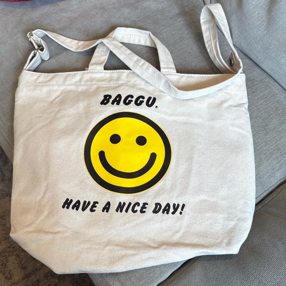 Urban Outfitters BAGGU UO Exclusive Have a Nice Day Horizontal Duck Bag